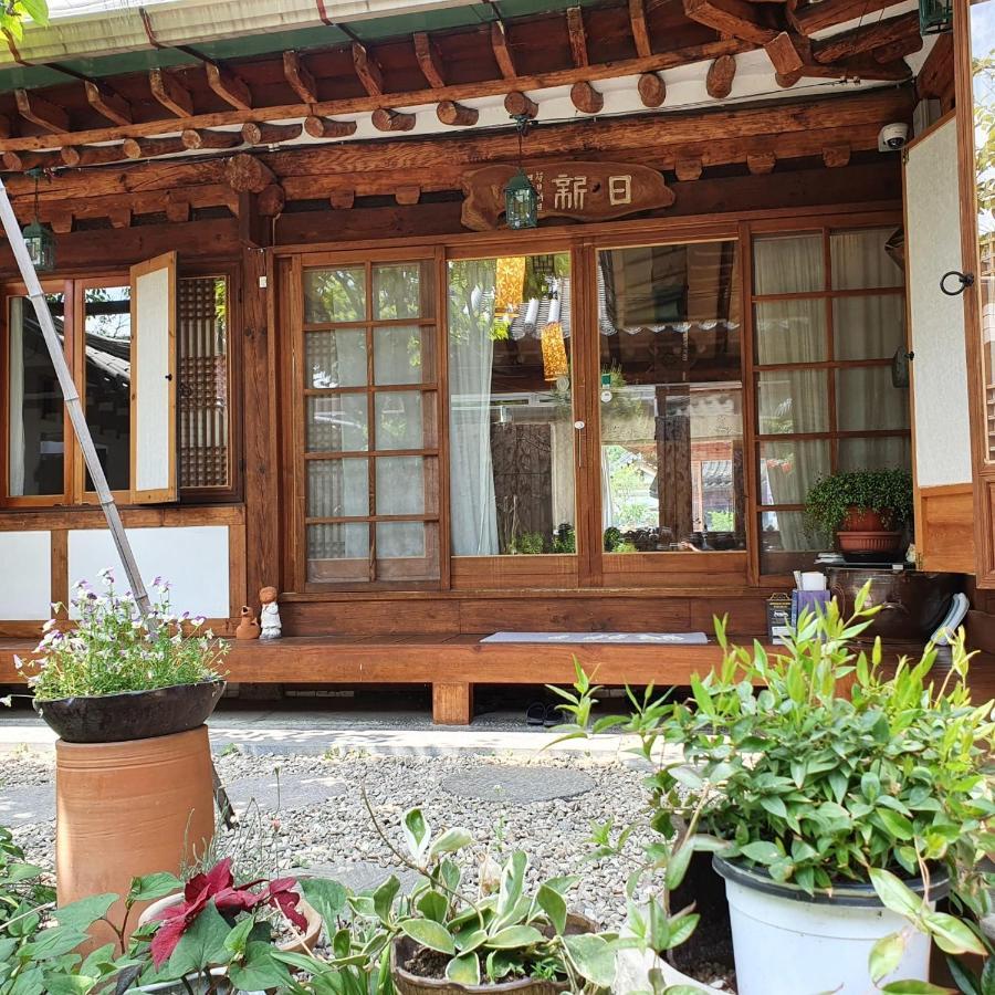 Hanok Moryeon *